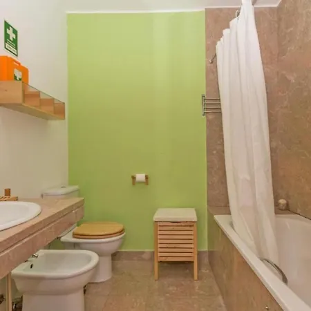 Passeio Levante בית הארחה